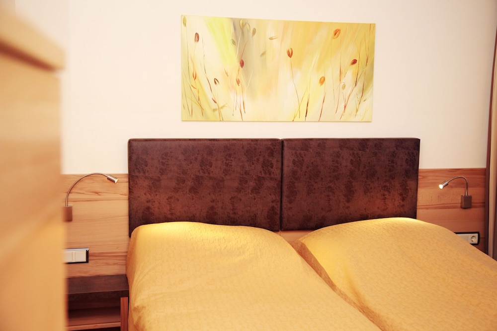 Double or Twin Room (Haus Marktplatz) photo 2
