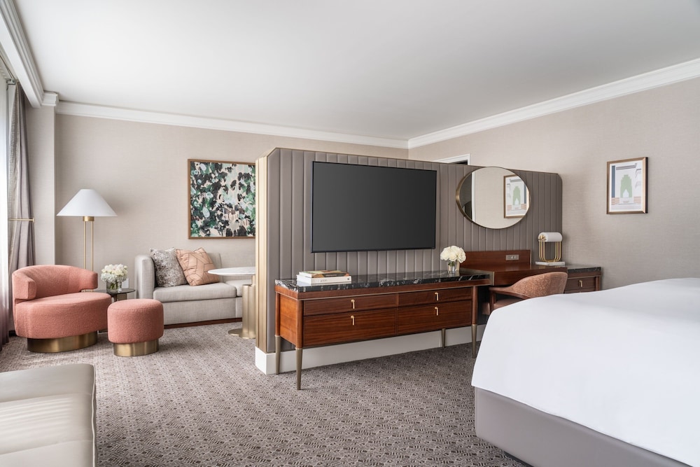 Junior Suite, 1 King Bed with Sofa bed - Photo 3