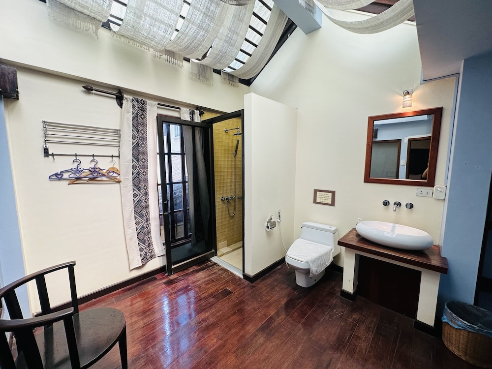 Deluxe Double Room - Photo 33