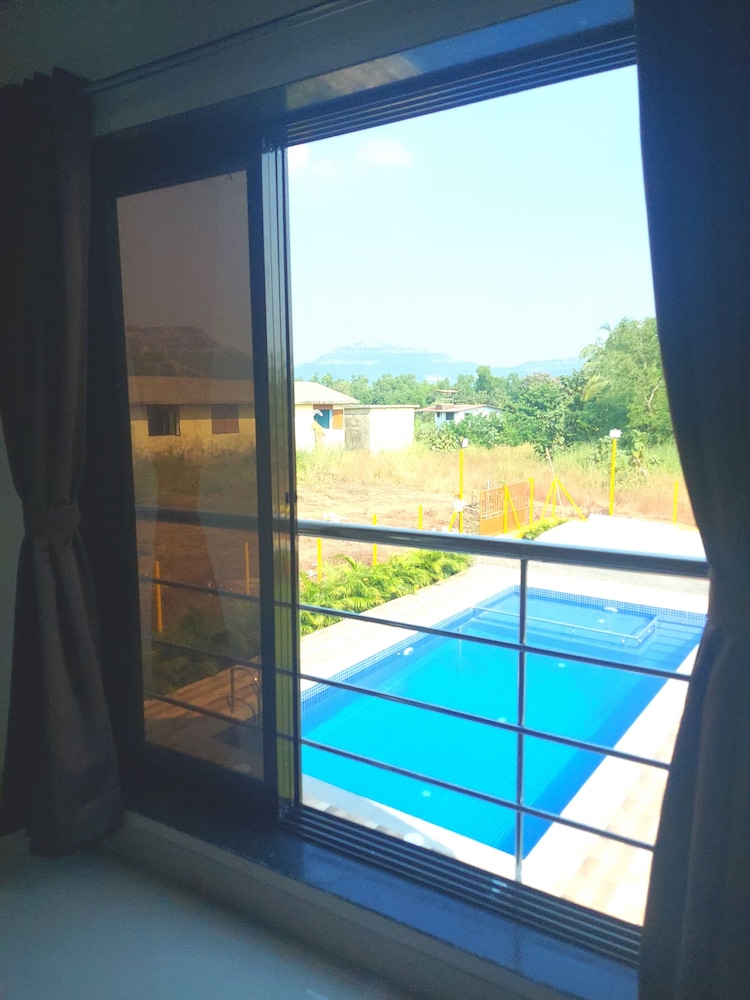 Super Deluxe Room With Pool View