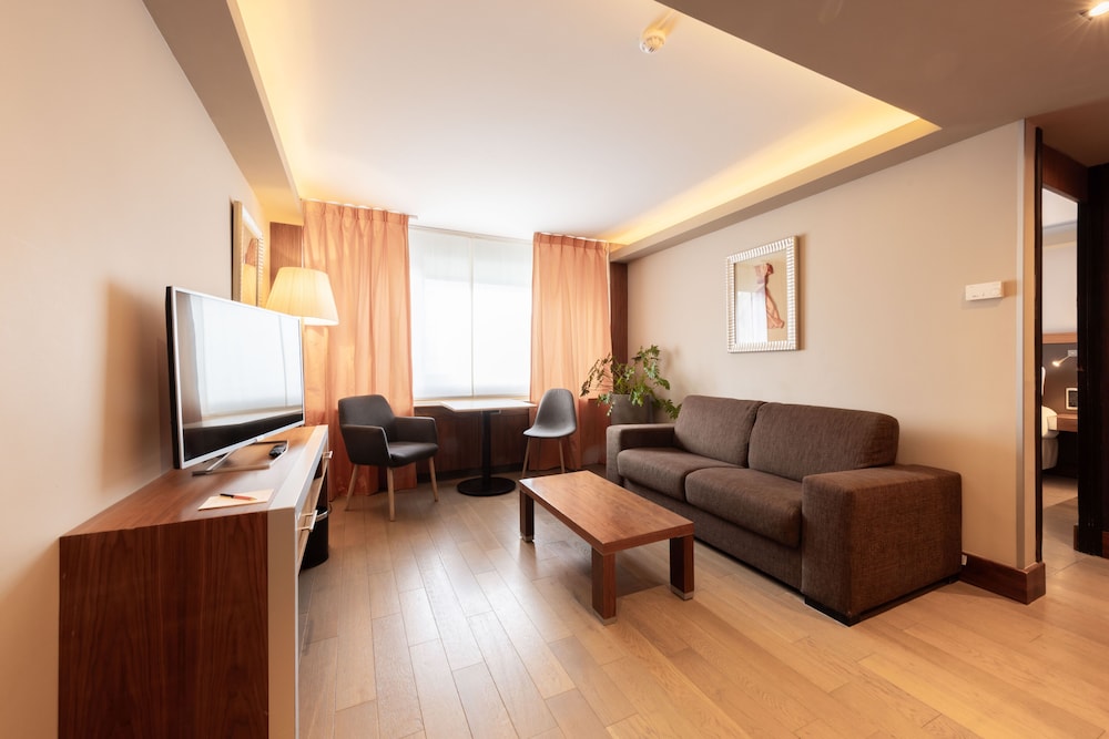 Junior Suite, 1 Double Bed - Photo 5