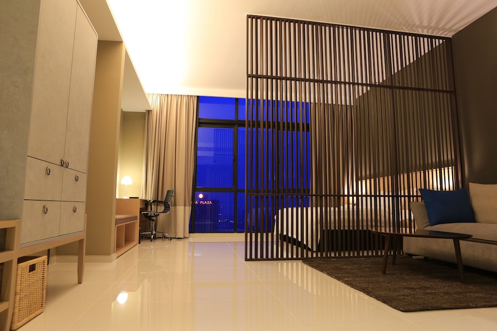 Junior Suite King City View Room Only photo 3