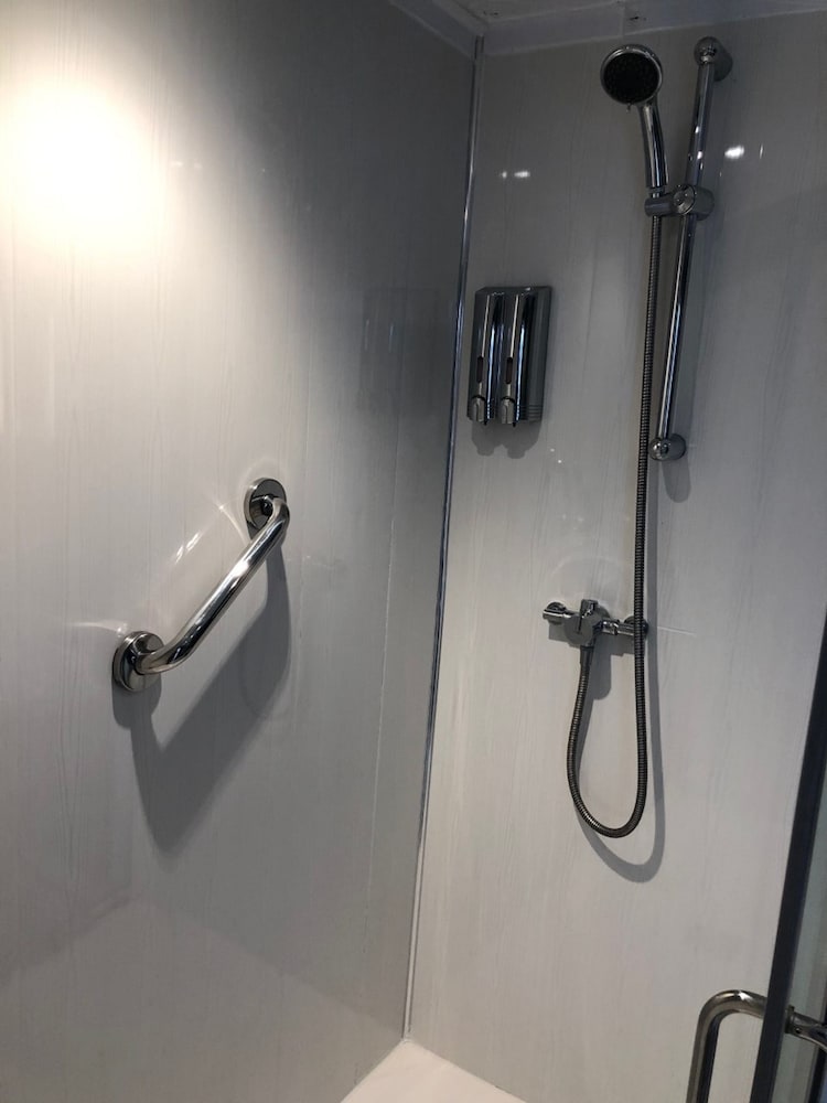Deluxe Double Room with Shower photo 3