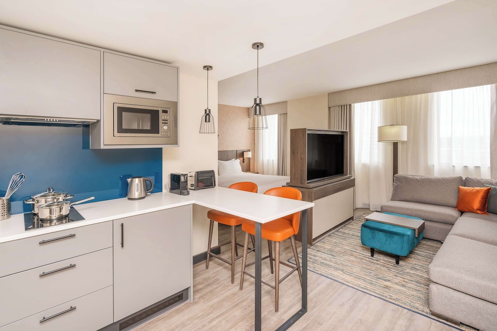 Studio Suite, 1 King Bed, Accessible, Kitchenette - Photo 1