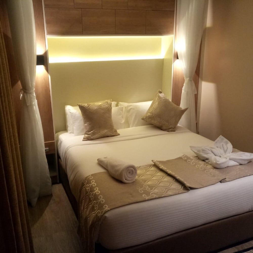 Deluxe Room - Photo 3