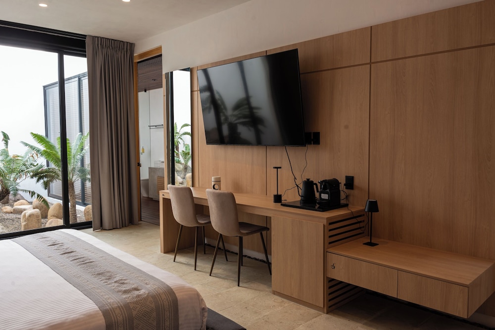 Junior Suite, Garden View photo 3
