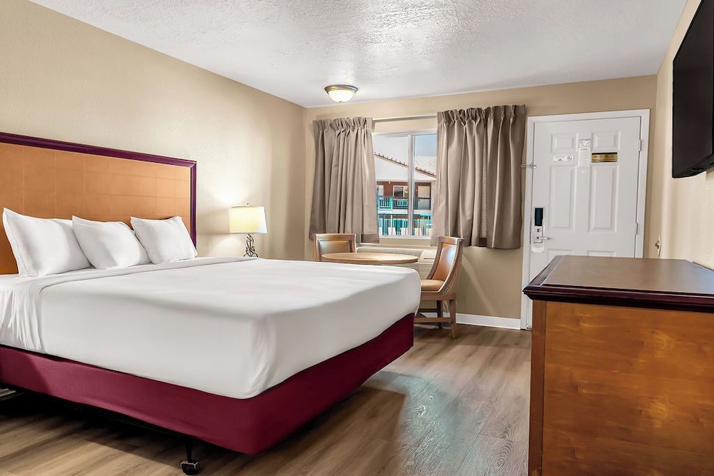 Superior Room, 1 King Bed - Photo 7