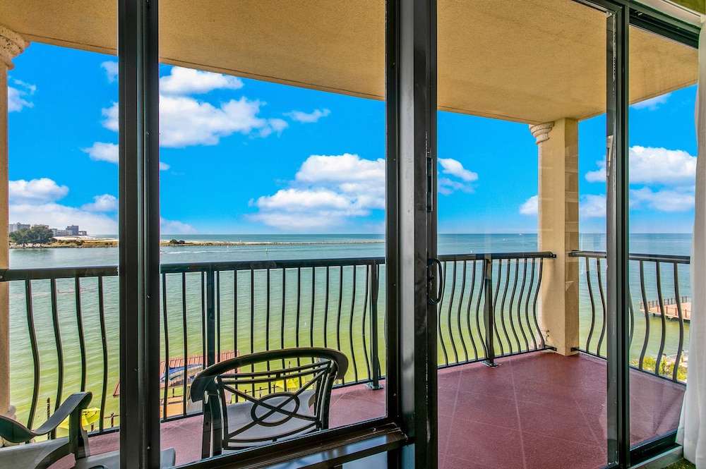 Suite, 2 Queen Beds, Balcony (Gulf View) photo 3