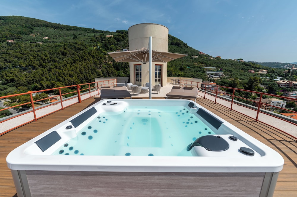 Suite Presidenziale con terrazzo e Jacuzzi, vista Portofino - Photo 45