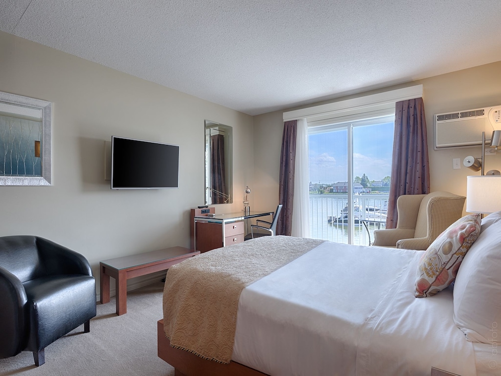 Superior Room, 1 Queen Bed photo 2
