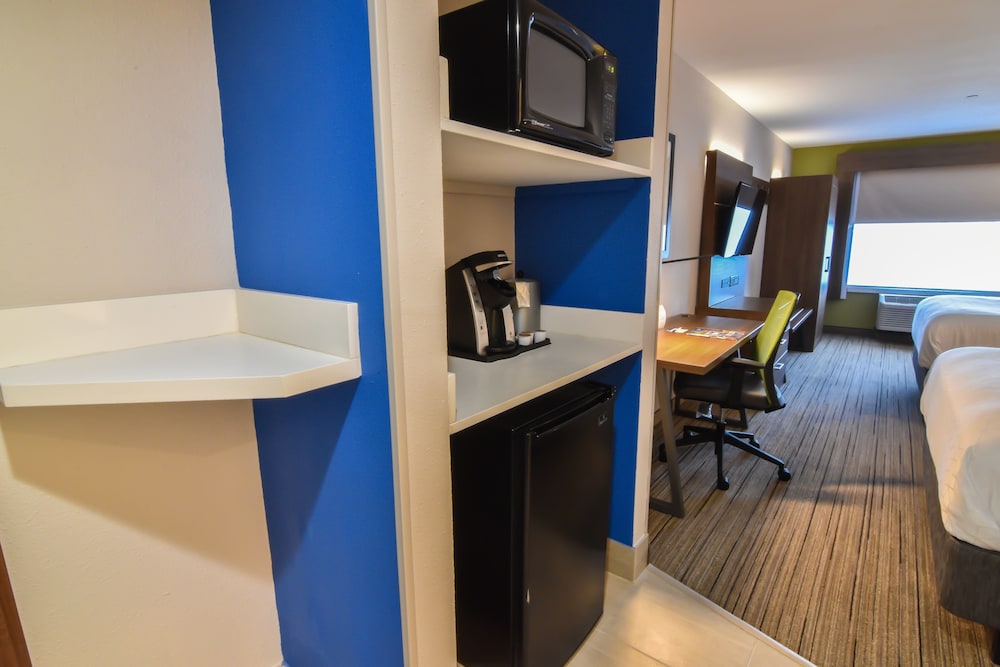 Standard Room, 2 Queen Beds, Accessible (Communications, Accessible Tub) - Photo 5