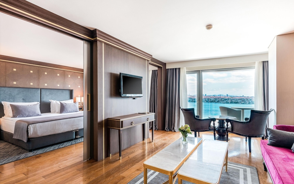 Royal Suite, Balcony, Sea View photo 2