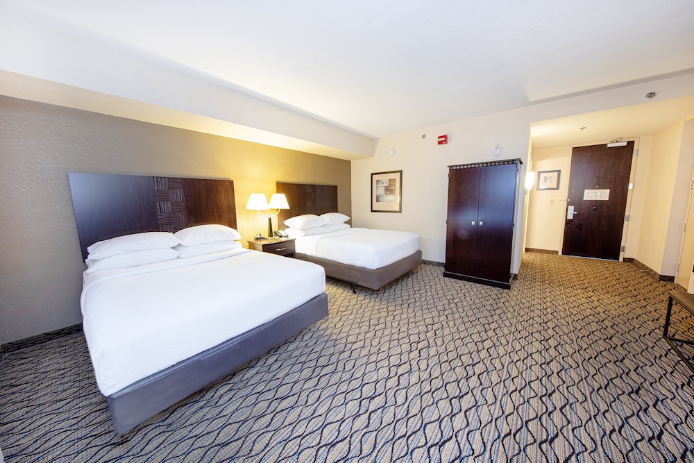 Premium Room, 2 Queen Beds - Photo 1