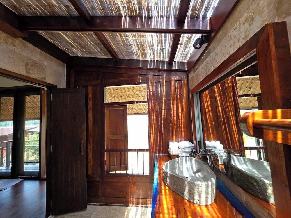 V9 Family Villa - Photo 1