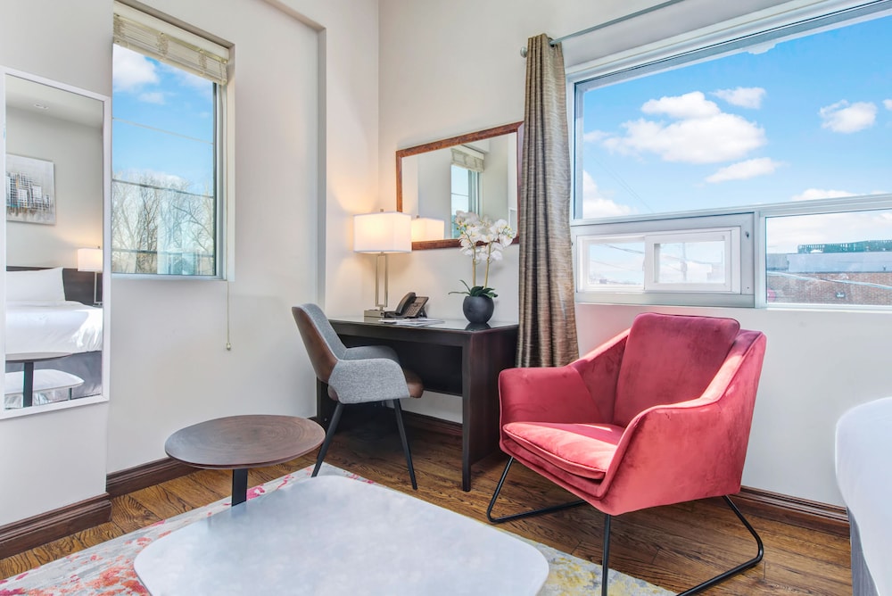 Deluxe Studio Suite, 1 Queen Bed, Kitchenette