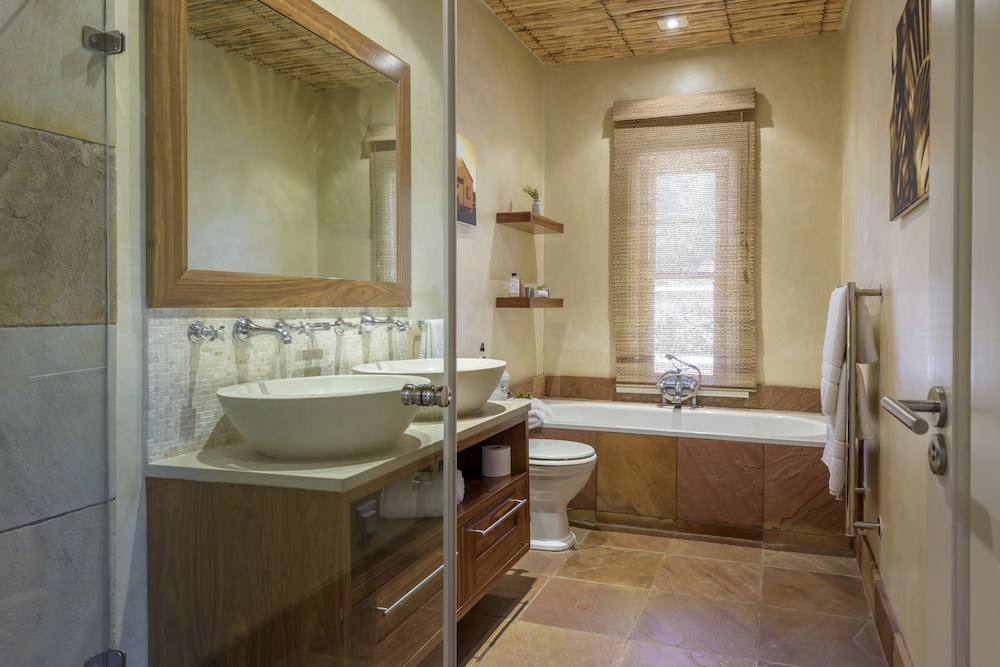 Exclusive House (Hillside Manor 4 pax) photo 3