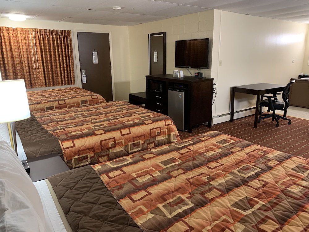Standard Room, Multiple Beds, Non Smoking (Family Room) - Photo 2