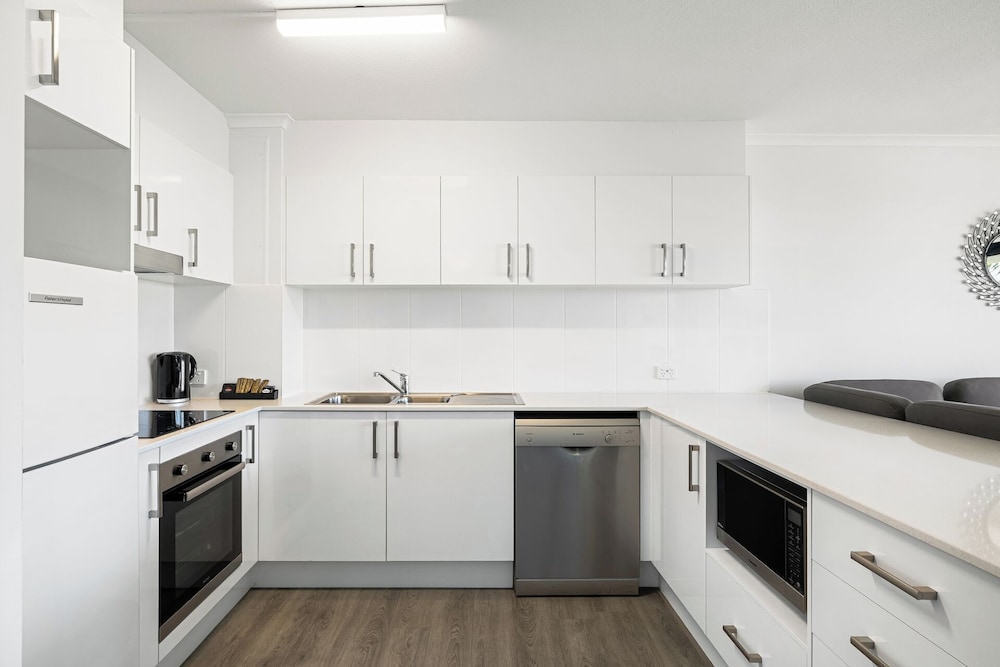 1 Bed Ocean View Apartment - Floors 6-10 photo 3