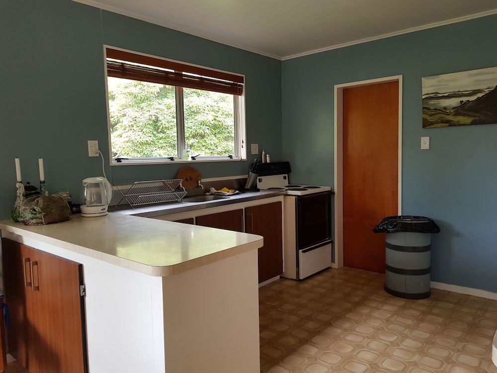 Standard Room, Non Smoking, Shared Bathroom (4 Bedroom Retreat) photo 3