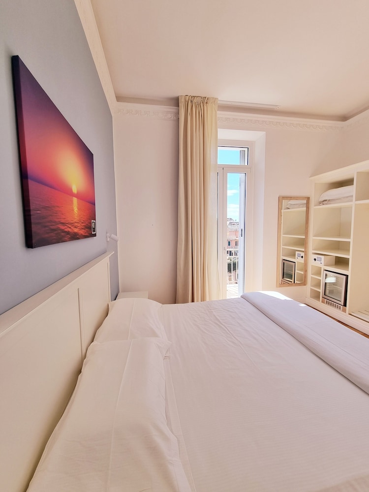 Superior Room, Balcony, Bay View - Photo 3