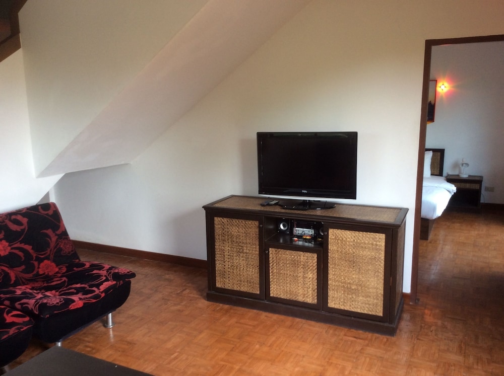 Deluxe Penthouse, 2 Bedrooms, Kitchen, Pool View photo 1