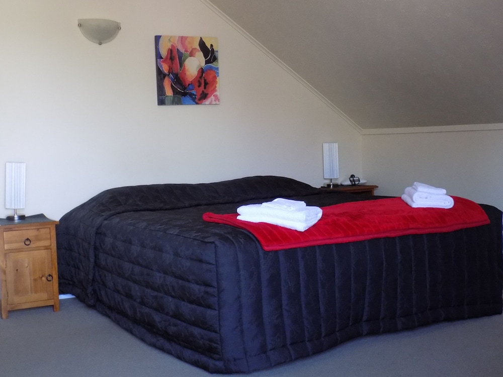 Deluxe Super King Studio, with Extra Bedroom photo 3