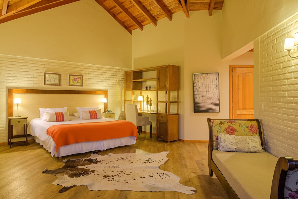 Exclusive Triple Room, 1 King Bed with Sofa bed photo 1