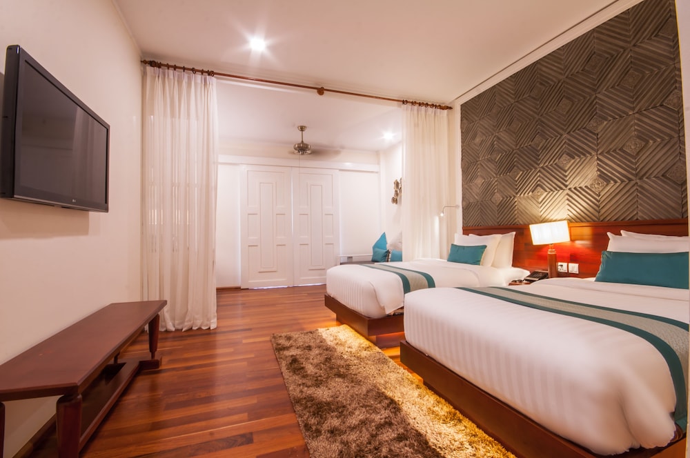 Landmark Twin Room - Photo 2