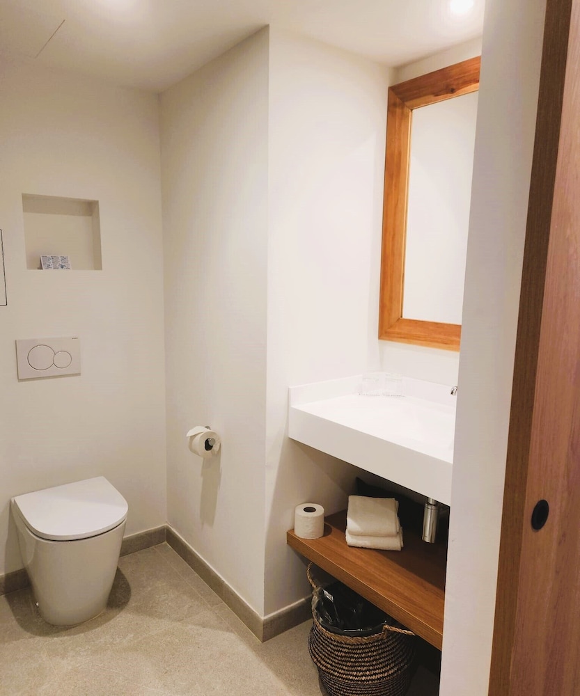Suite, Balcony, Garden View (No Kitchen - 3 adults + 1 child), photo 6