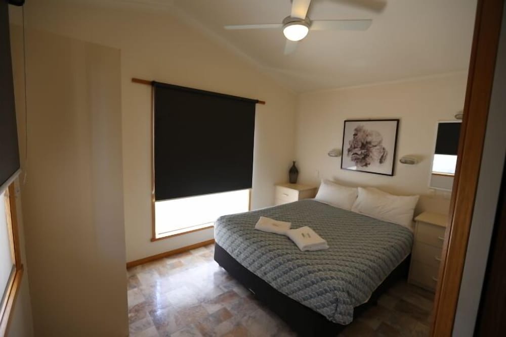 2BR Deluxe Access 5 Berth photo 1