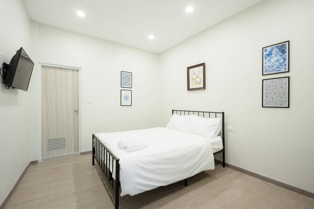 Basic Double Room photo 1