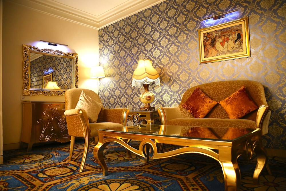 Executive Room, 1 King Bed, Non Smoking photo 2