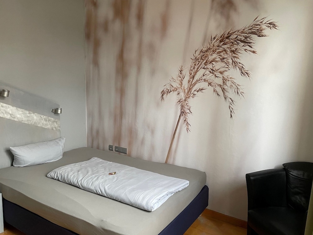 Economy Double Room (Bett: 140 x 200 cm) photo 2