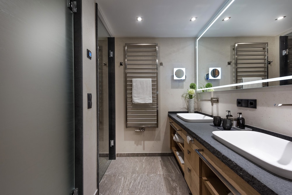 Standard Double Room, 1 Bedroom, Balcony, Mountain View photo 1