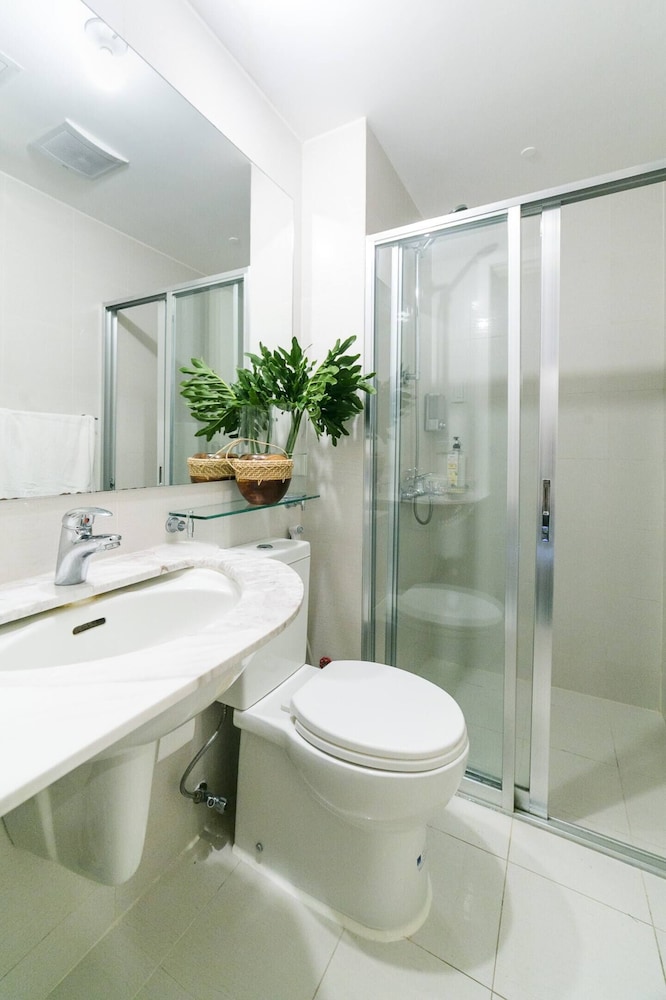 Adam'sCrib Apartment by Azure Residences 2 Bedrooms photo 3
