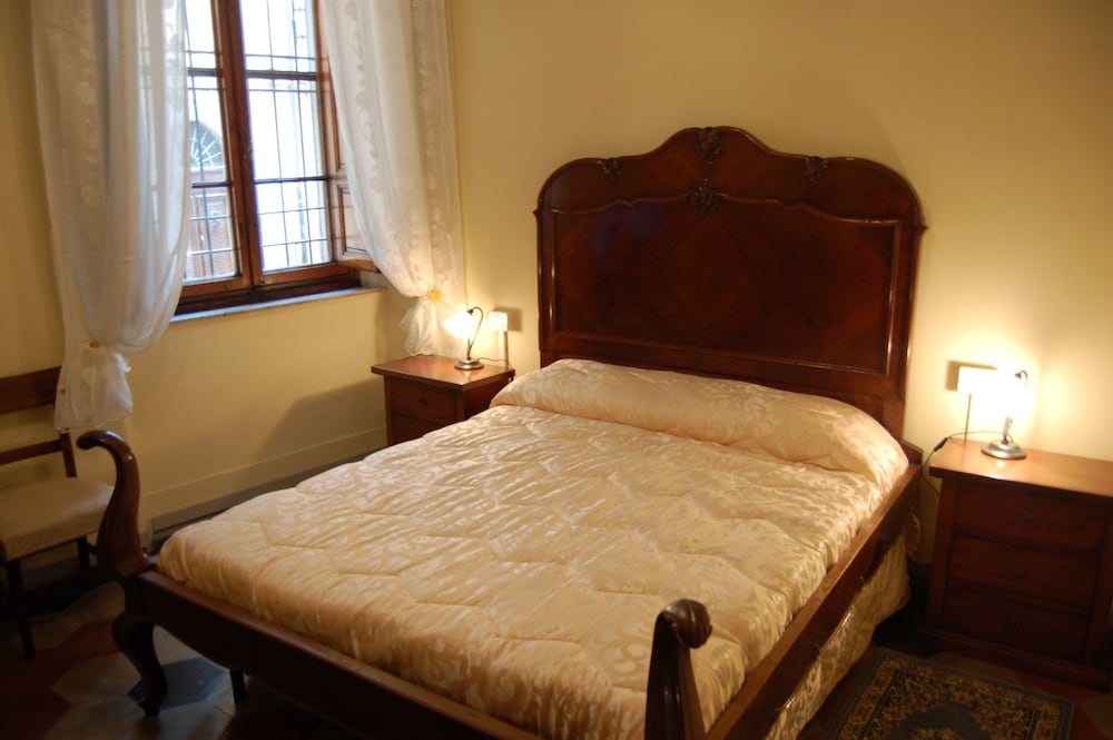 City Double or Twin Room, 1 Double Bed, Private Bathroom photo 1