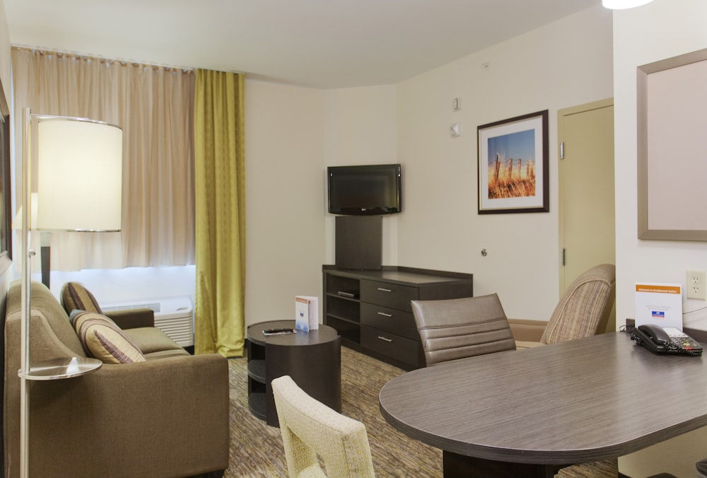 Suite, 1 Bedroom, 1 King Bed, Accessible Bathtub (Full Kitchen) photo 2