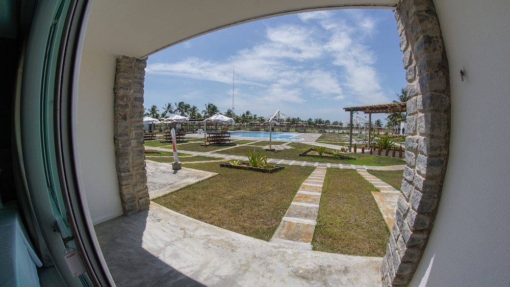 Room, Garden View - Photo 4