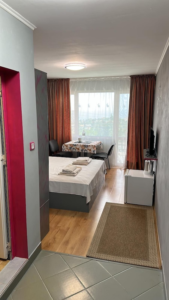 Basic Double or Twin Room photo 3