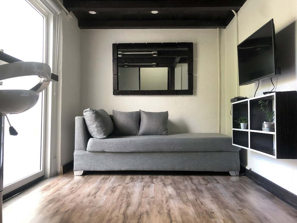 Economy Loft, 1 Queen Bed