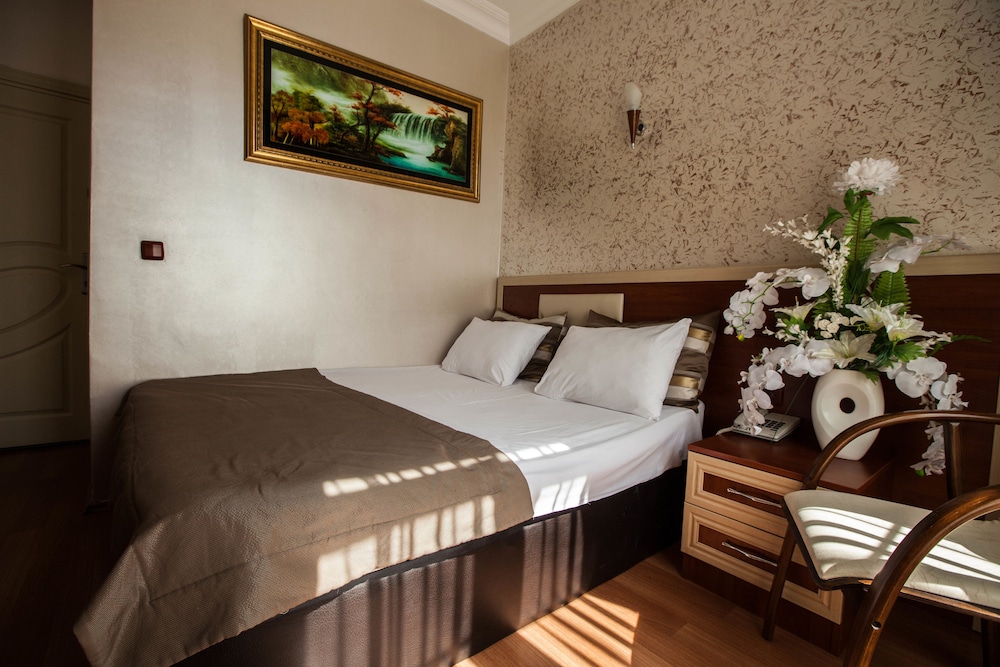 Economy Double Room photo 1