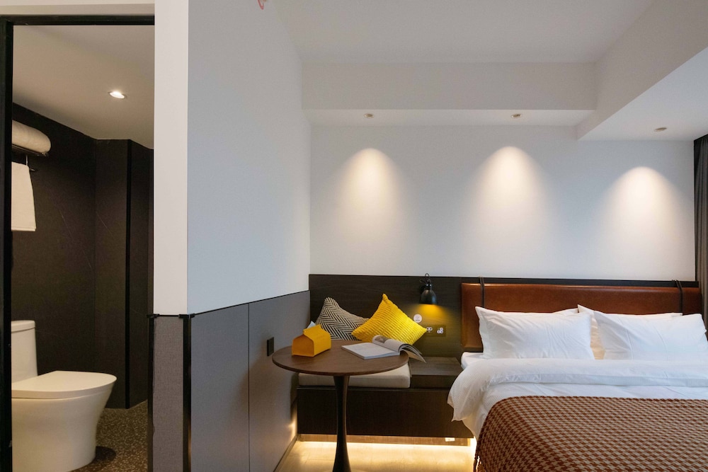 Classic Double Room, City View photo 2