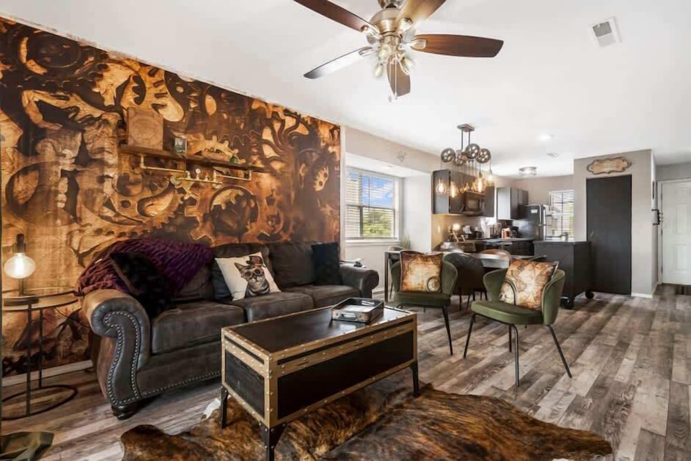 Condo, Multiple Beds, Balcony, Garden View (Time Traveler Suite)