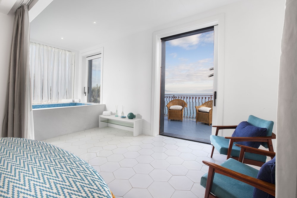 Elite Suite, Hot Tub, Sea View - Photo 8