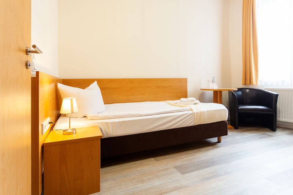 Single Room photo 2