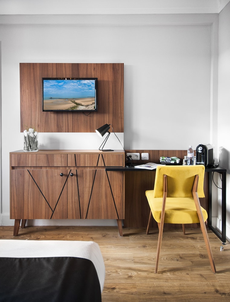 Standard Double or Twin Room photo 3