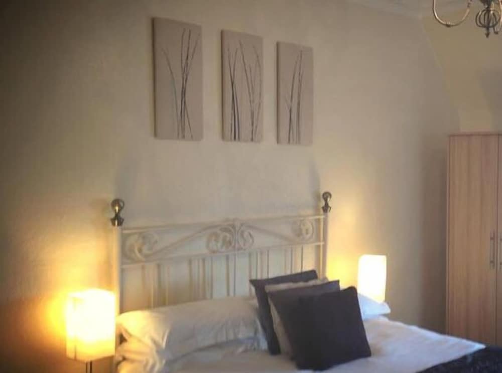 Classic Room, 1 King Bed photo 3