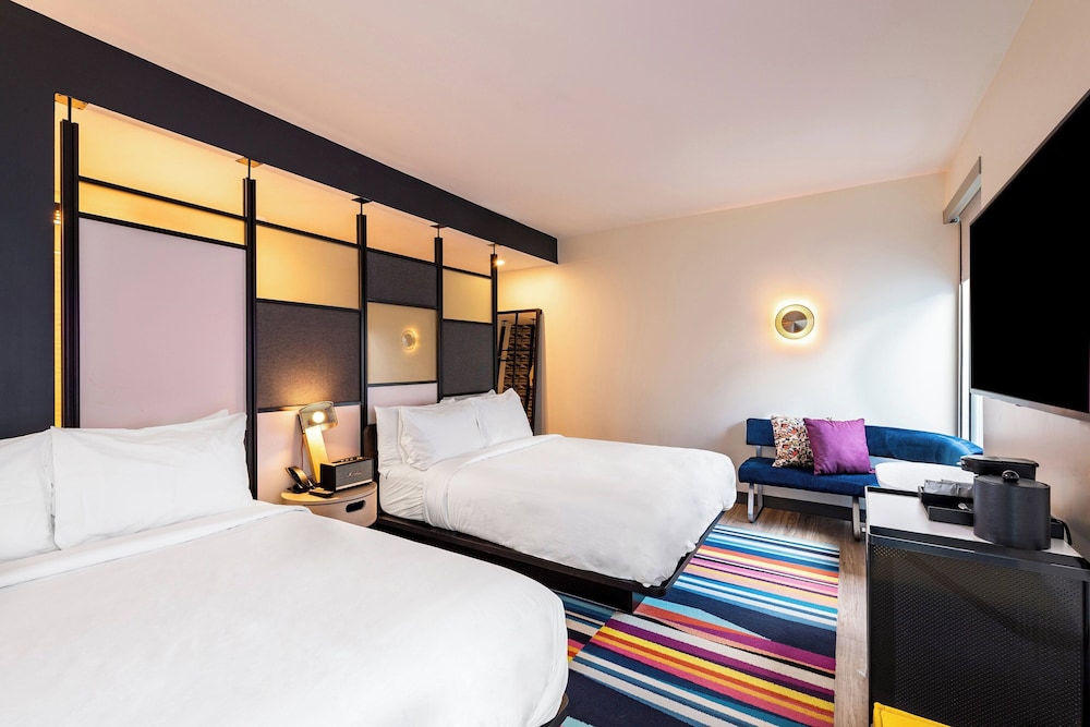 Room, 2 Queen Beds (Mobility/Hearing Access, Roll-In Shwr) - Photo 2