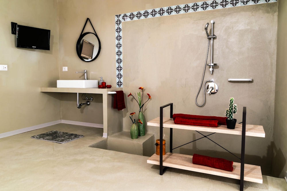 Deluxe Studio Suite photo 2