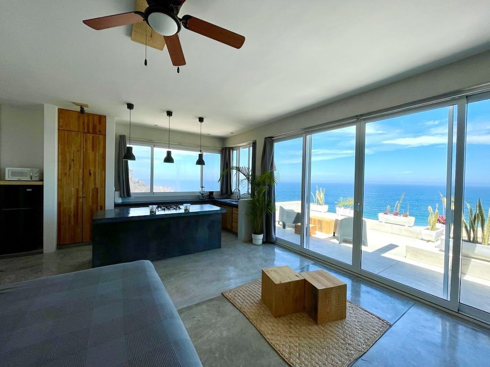 Suite #18 Ocean View King with Kitchen